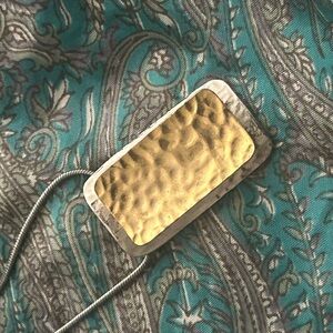 Dazzling Chicos fashion necklace in gold tone,